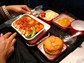 空姐吃多份飞机餐 航空公司回应已经给予停飞调查处分