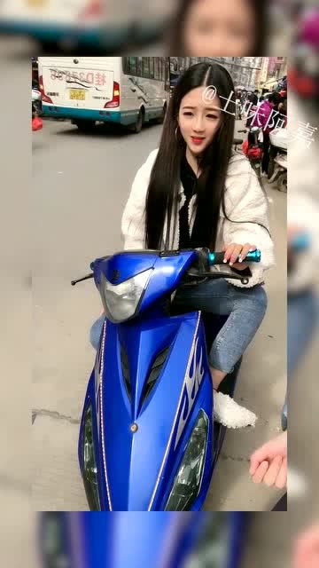 这么酷的小妹,搭配蓝色鬼火简直了 