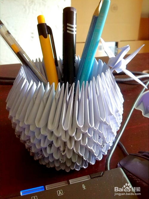 如何用纸做笔筒 