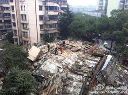 宁波一20余年老房子突然垮塌 曾居住18户人家 