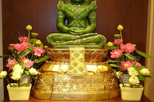 心中有佛必须家里供奉佛像吗 还有需要怎样祈福呢 