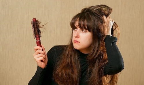 女生扎头发也要多注意,错误的方法扎头发,很可能会越来越丑