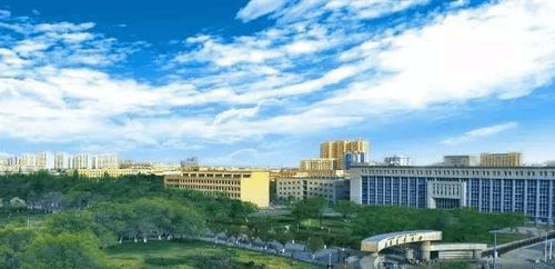 伊犁师范大学图片环境，新疆有什么好大学