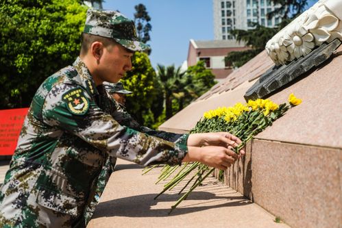 什么兵励志（鼓励兵哥哥训练辛苦的激励语？）