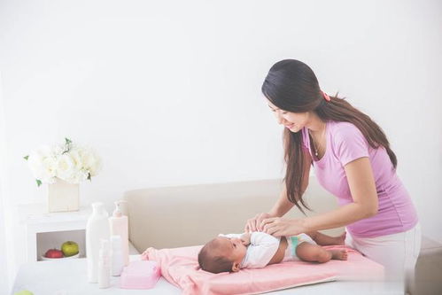 新生婴儿护理常识，新生儿刚出生该怎么护理新手爸妈要牢记做好哪几件事