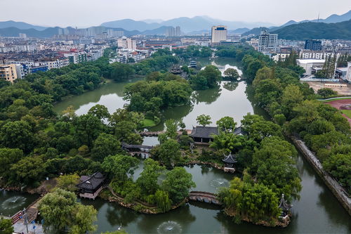 浙江临海的东湖,景色可媲美杭州西湖,被誉为 台州园林之首