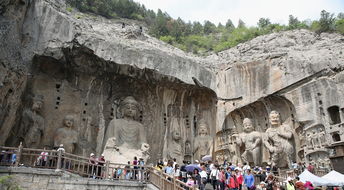  成都旅游哪些区域比较适合居住和游玩？