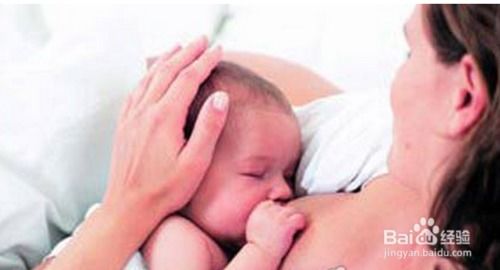 宝宝吃奶睡觉？小宝宝吃奶睡觉的原因和解决方法
