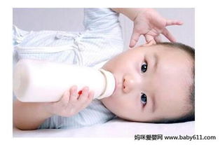 怎么喂奶刚出生的婴儿