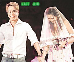 李克勤与卢淑仪修成正果 月光宝盒宣布婚讯 