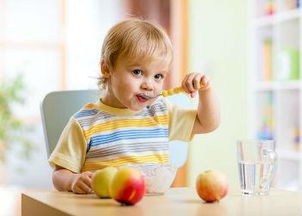 儿童增强抵抗力(小孩子吃什么增强免疫力和抵抗力)