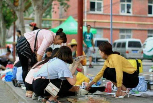 北大女研究生摆地摊卖书,不为赚钱,而是为了这件事 