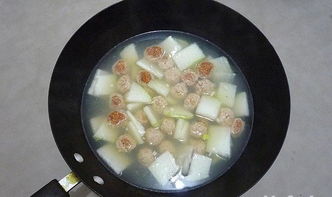 冬瓜丸子汤,冬季吃暖身子,做法简单又好吃