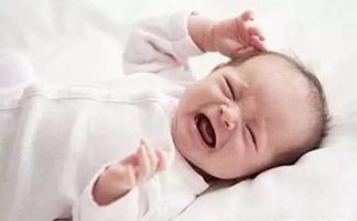 宝宝睡觉爱出汗做梦哭闹,宝宝睡觉爱出汗、做梦哭闹？可能是这些原因在作祟