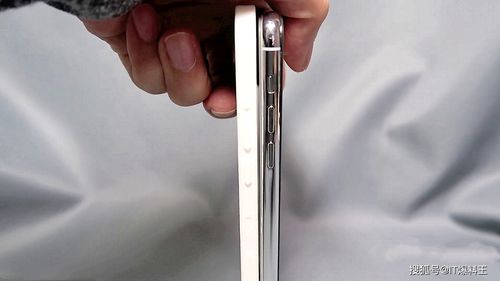 苹果年度机皇 iPhone12 ProMax机模现身 砖头圆角设计回归