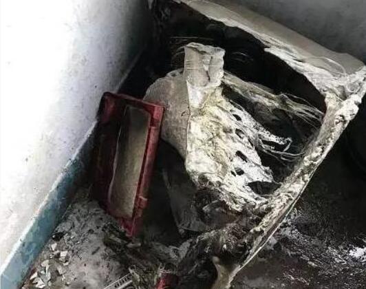 怎样防止机洗羽绒服爆炸 机洗羽绒服为什么会爆炸 7丽女性网 