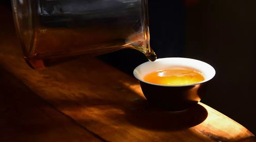 真正的冰岛古树茶什么口感,冰岛古树茶：真正的琼浆玉液，一口饮下，滋味无穷