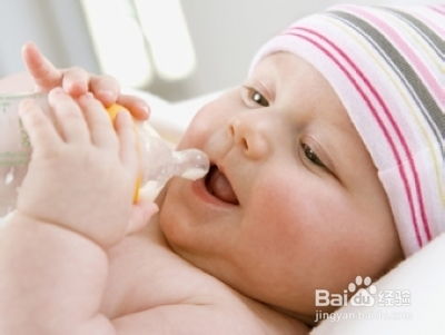 宝宝吃完奶总是打嗝？宝宝吃完奶老打嗝怎么办