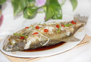 清蒸鲈鱼的家常做法：美味又健康的烹饪