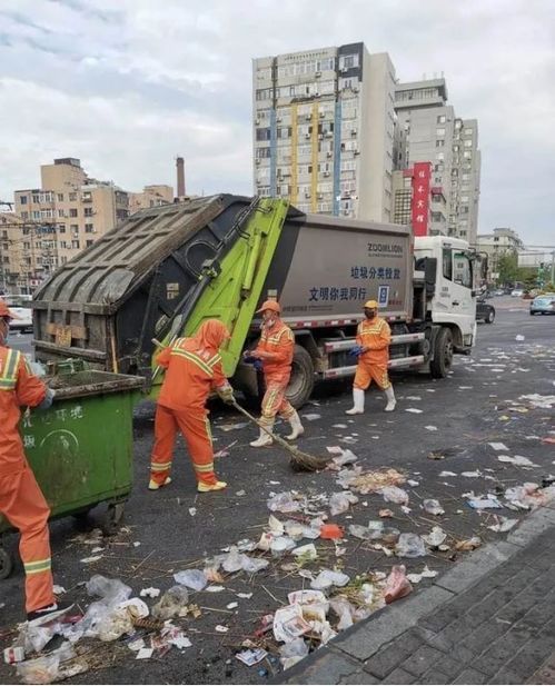 大连夜市一片狼藉, 地摊经济 被迫喊停 你还期待 地摊货 吗