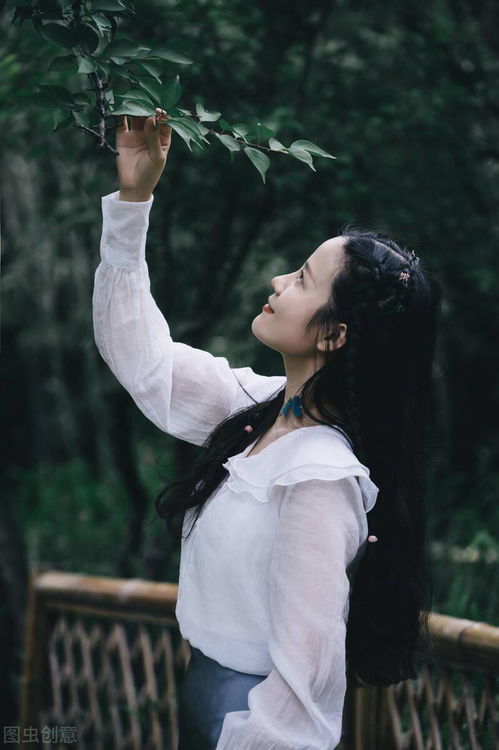 多情的雨(多情的雨夜更想你原唱广场舞)