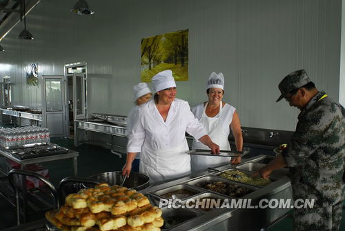 俄军自带来17位厨娘负责参演部队近千人伙食 