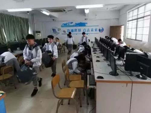 学计算机3d打印好不好,计算机信息技术课上 玩 什么 新兴县实验中学计算机3D创意设计与3D打印 真 活体验课 开课...