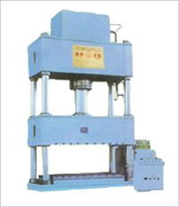 鑫源厂家专注研发液压机A四柱式液压机简单可靠生产率高 