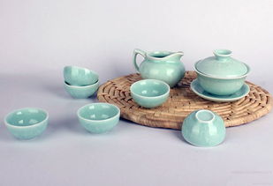 青瓷茶具肖字和德铸铁,青瓷茶具为什么泡绿茶最好?