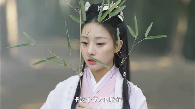 这年头还有做完好事,不留名的侠女么 