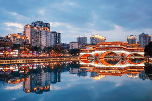 想去旅游,成都好玩还是重庆好玩 