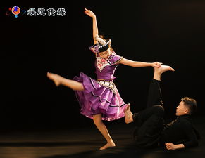 民族舞蹈 舞蹈家夏冰 舞动在古典与现代之间的时光逆行者