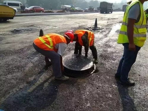 平阳街一期开始铺沥青了 这条东西向主干道终于通车在即 