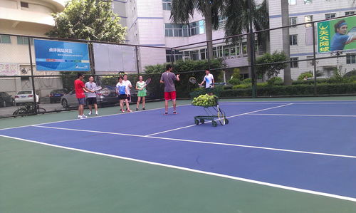 深圳网球培训 网球提高免疫力学习打网球就现在 