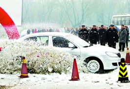 雪地 驾驶 