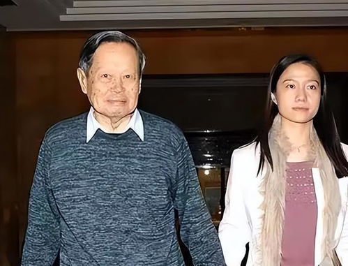 相差54岁忘年恋,杨振宁希望自己走后妻子再婚,翁帆深情回复8字