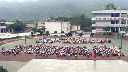 2分钟 筠连景阳小学1122名学生全部集合