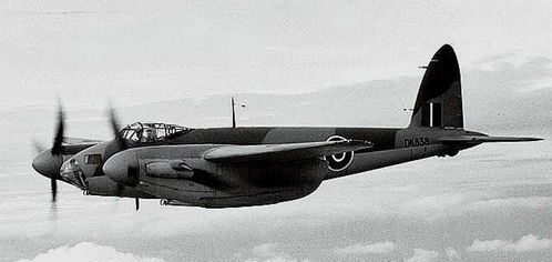 用木头制造的奇迹,二战英国蚊式战斗轰炸机,比金属飞机还抗揍