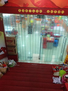 超市门口的楼梯对下去就是一个收银台,这样摆放好吗 有什么需要注意的 风水学上怎么摆放收银台好 