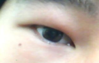 我是一名16周岁男生,我右眼右下角这颗痣是泪痣吗 是的话代表什么 