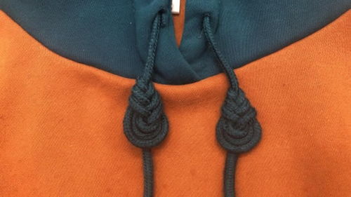 今年流行的卫衣绳子打结方法,好看又个性,方法简单 