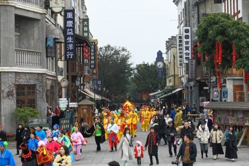 玩民俗 看热闹 逛街市,两江影视城新春民俗文化旅游季正式开启 