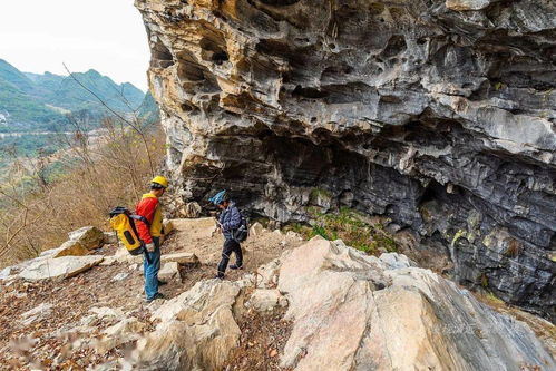 探秘阳山喀斯特峰丛深处一处巨大暗黑空间