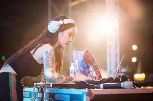 女学霸毕业后,去夜店工作当DJ,父母表示支持 她开心快乐就好