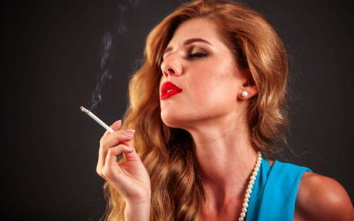 抽烟的女人有什么特征,抽烟的女人，有什么与众不同之处？