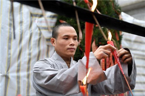 他们年入百万却出家当和尚,成就 最高学历 僧团,现今怎样了