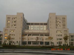 河大民生学院是公办还是民办(河南大学民生学院有几个校区)