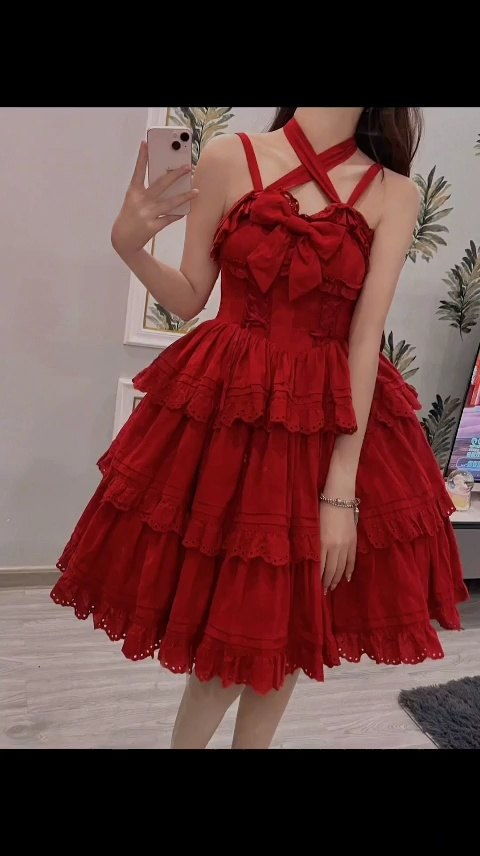 即使不是lo娘也会心动吧 每个女生都该有一条惊艳的红裙 