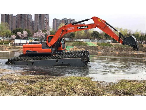 水上挖机出租 河道清理挖掘机租赁选择不后悔