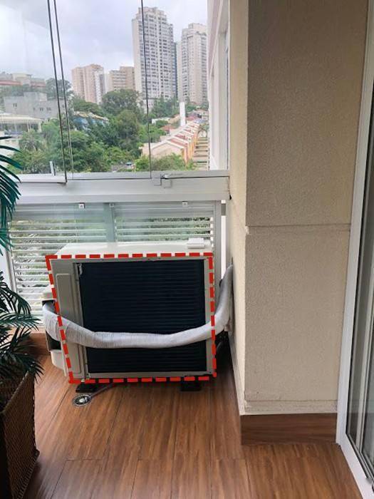 空调外机装阳台 觉得难看就用木板挡住,好看不说还能置物